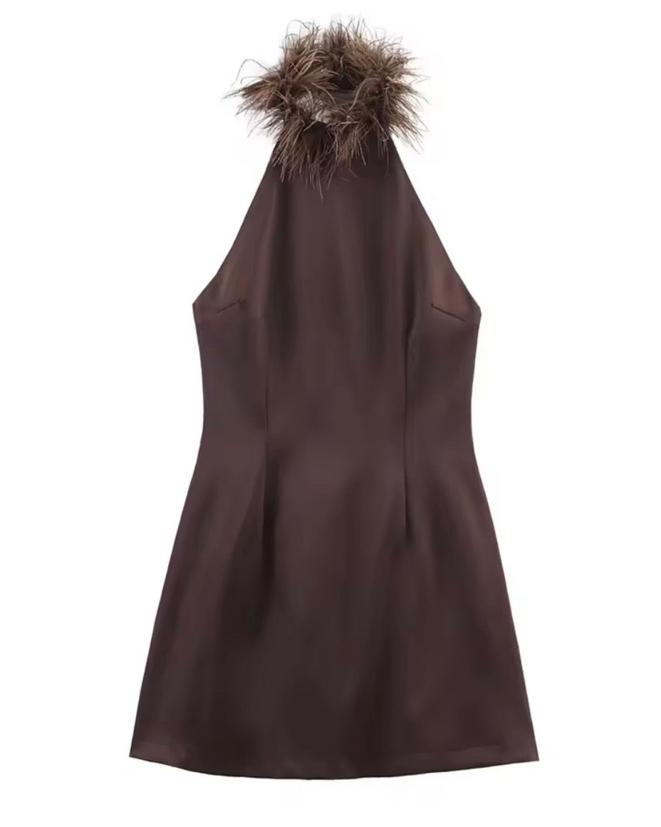 Vestido Halter Con Plumas