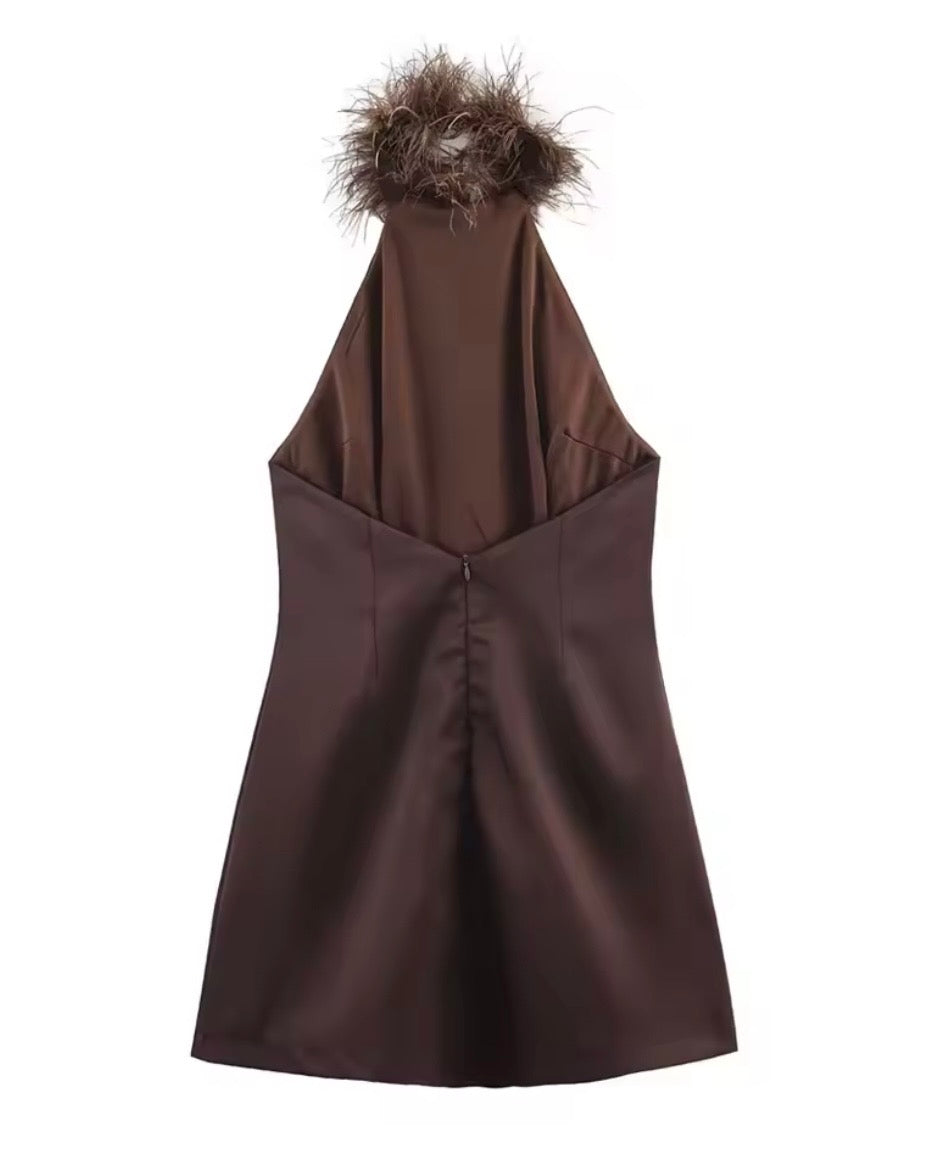 Vestido Halter Con Plumas